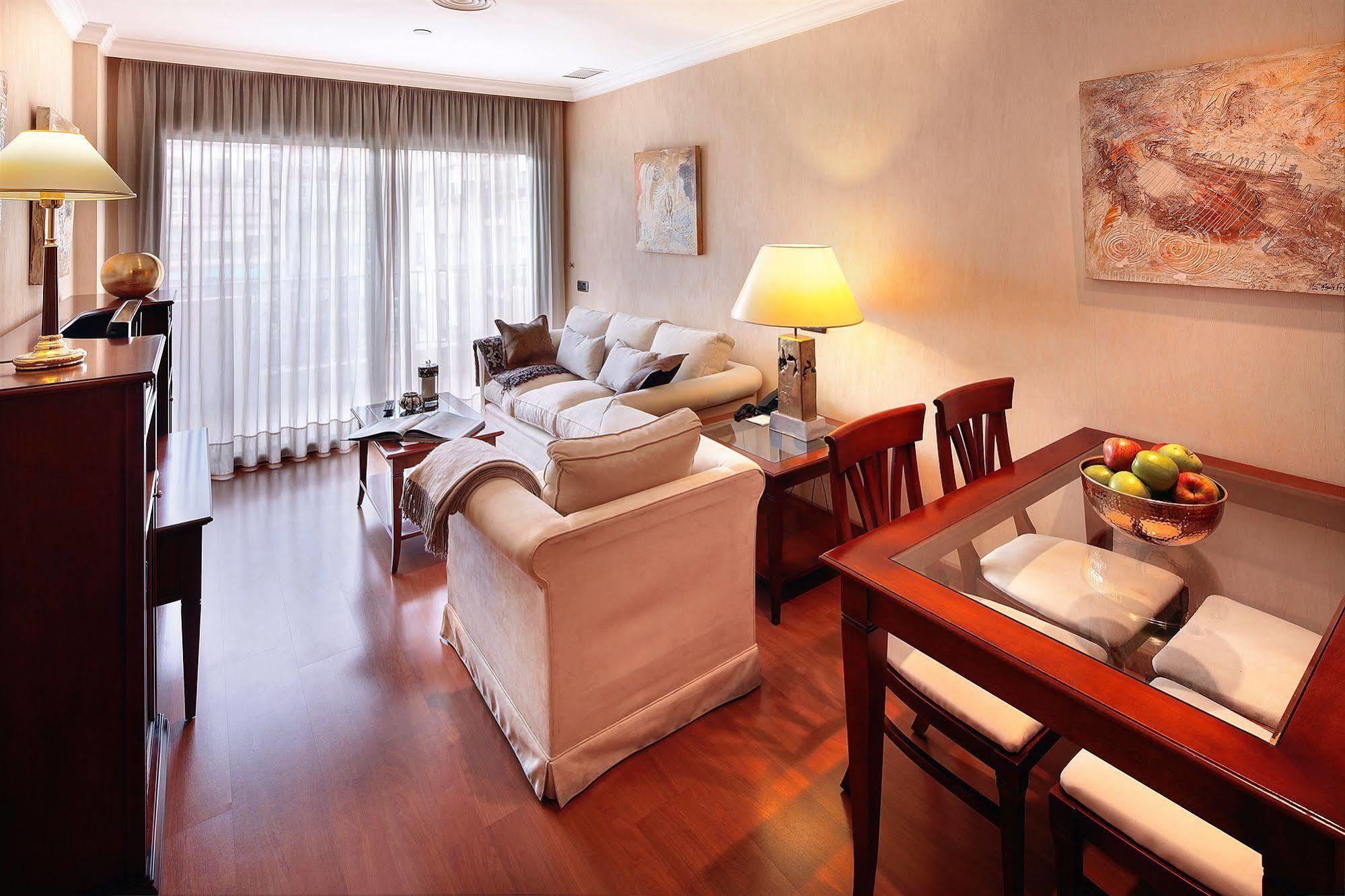 Apartaments-Hotel Hispanos 7 Suiza Barcelona Eksteriør billede