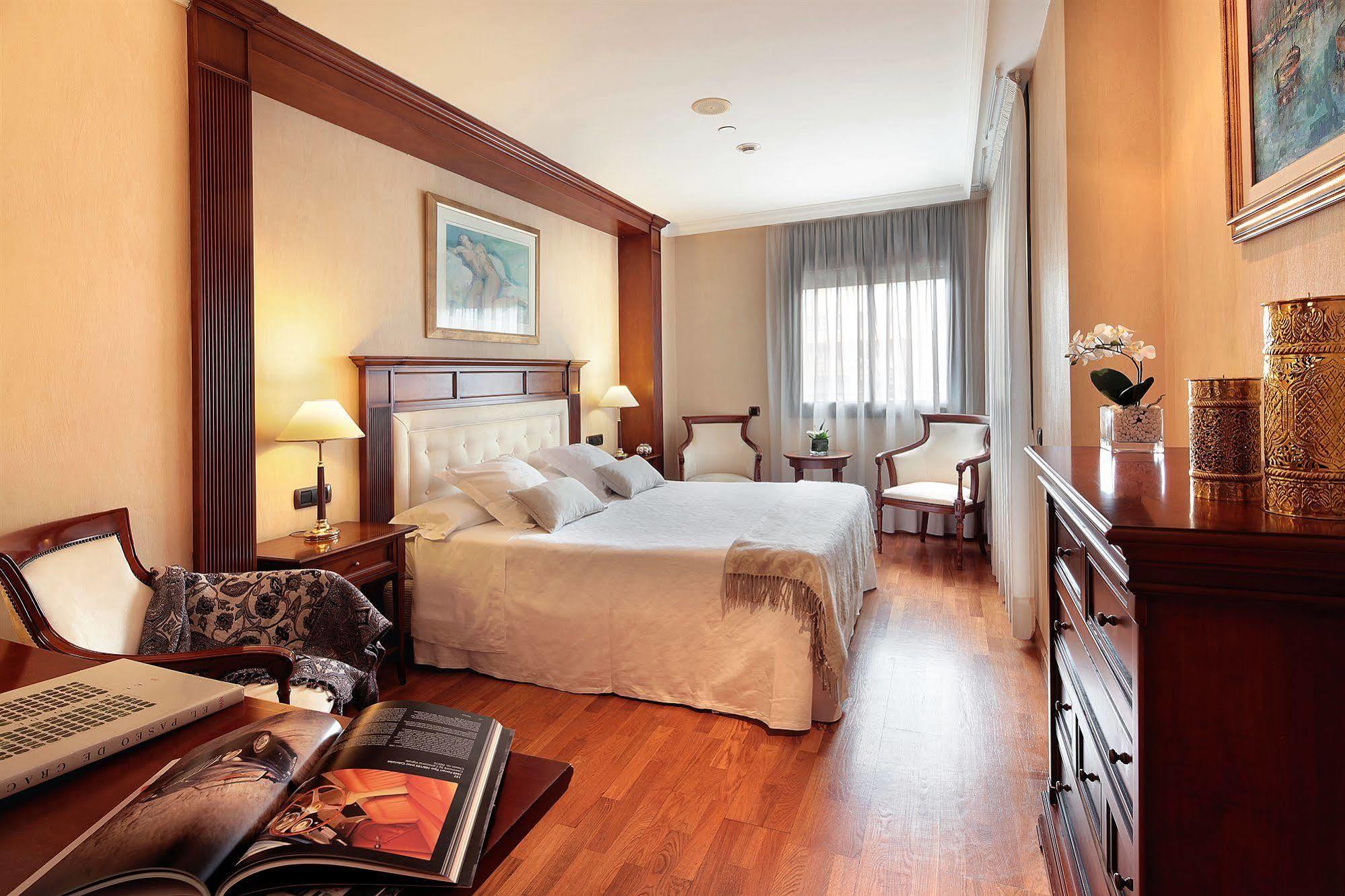 Apartaments-Hotel Hispanos 7 Suiza Barcelona Eksteriør billede