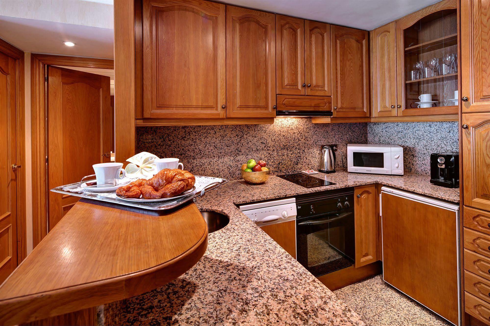 Apartaments-Hotel Hispanos 7 Suiza Barcelona Eksteriør billede