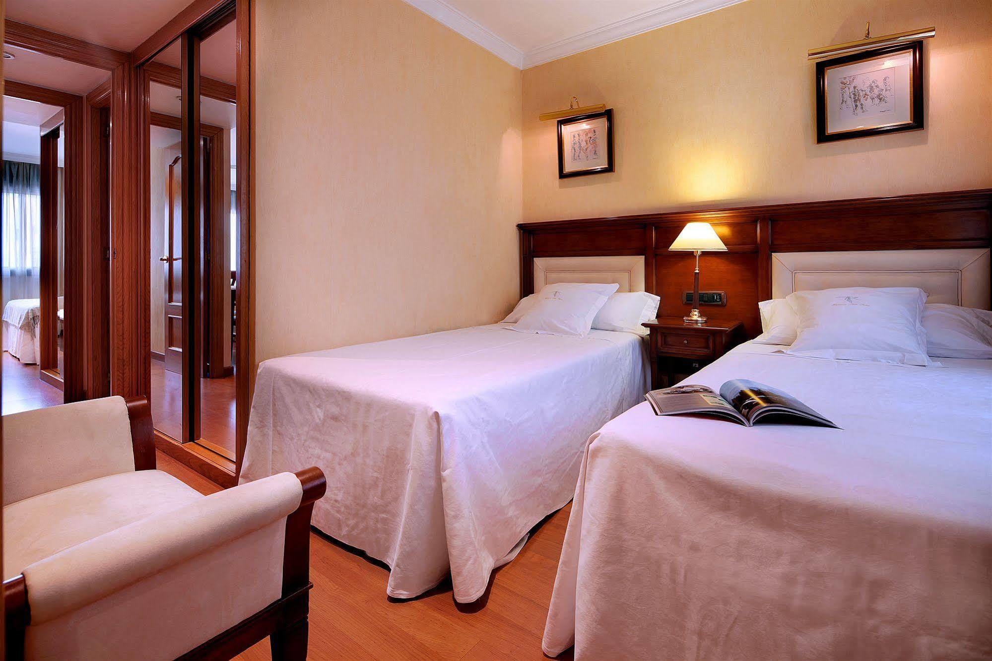 Apartaments-Hotel Hispanos 7 Suiza Barcelona Eksteriør billede